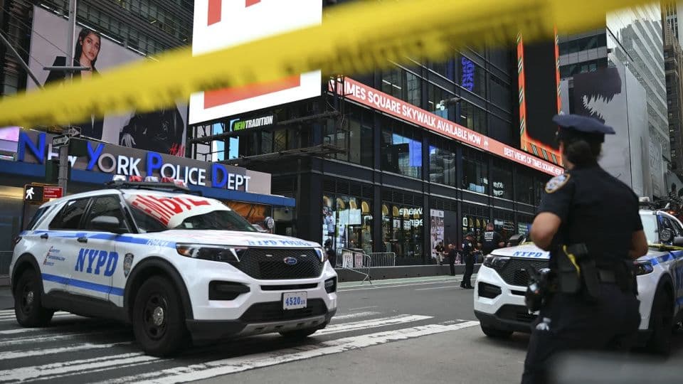 New York Times Meydanı'nda Bıçaklı Saldırı: Bank of America Yöneticisi Yaşamını Yitirdi