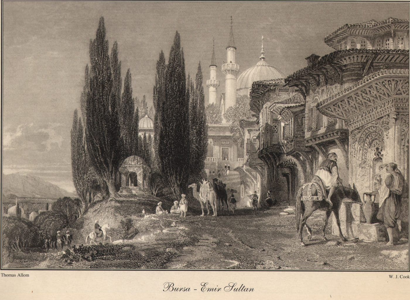 19. yüzyıl gravürü: Bursa Emir Sultan bölgesinde cami, geleneksel evler, selvi ağaçları ve su kaynağının etrafında toplanan insanlar.
