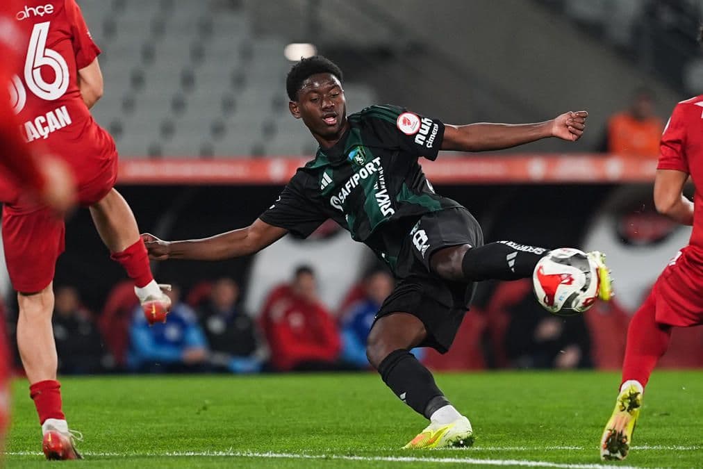 Kocaelispor, Habib Keita'nın Sözleşmesini Tek Taraflı Feshetti