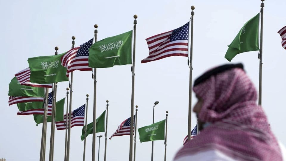 Suudi Arabistan'dan İran'a Gerilimi Azaltma Çağrısı: Diplomatik Fırsatı Değerlendirin