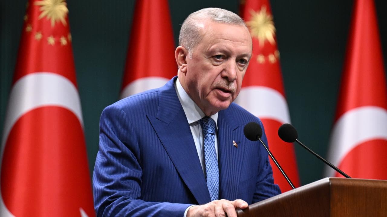 Cumhurbaşkanı Erdoğan'dan Edebiyatın Usta İsimlerine Anma Mesajı