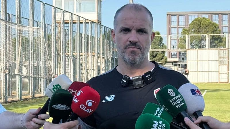 Bursaspor Teknik Direktörü Mustafa Er'den Transfer Açıklaması: "1-2 Takviye Daha Yapabiliriz"