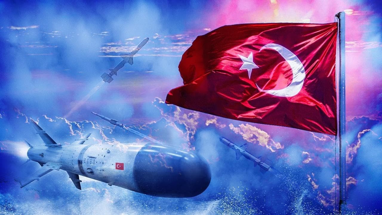 Türk bayrağı ve füzelerle Türk savunma sanayisinin gücü ve küresel yükselişi