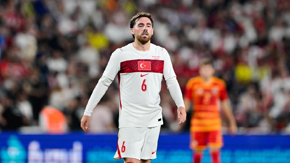 Orkun Kökçü'nün Sakatlığı Milli Takım Kampında Sürüyor: TFF'den Açıklama