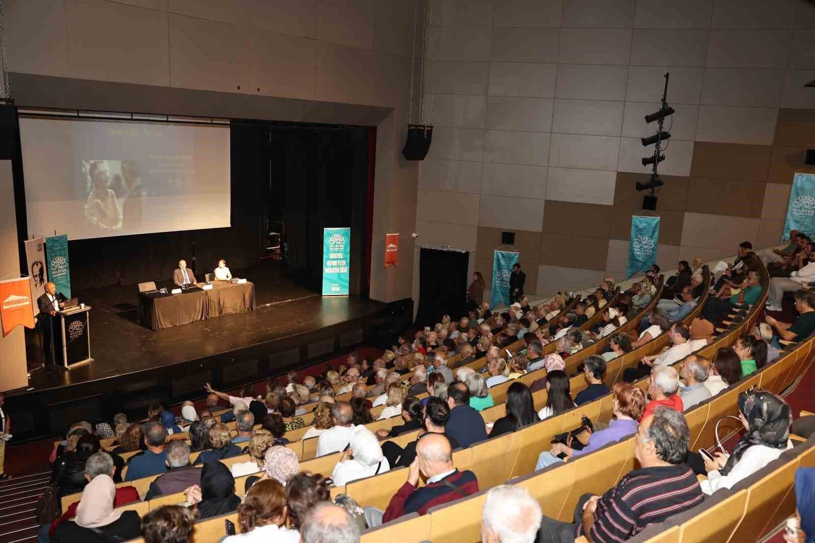 Nilüfer Belediyesi'nden Alzheimer Semineri: Uzmanlar Teşhis ve Bakım Süreçlerini Anlattı