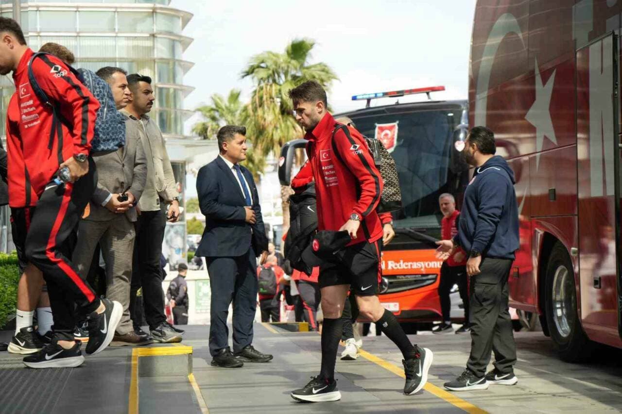 A Milli Futbol Takımı Bursa'da: Maç Öncesi Son Hazırlıklar Başladı