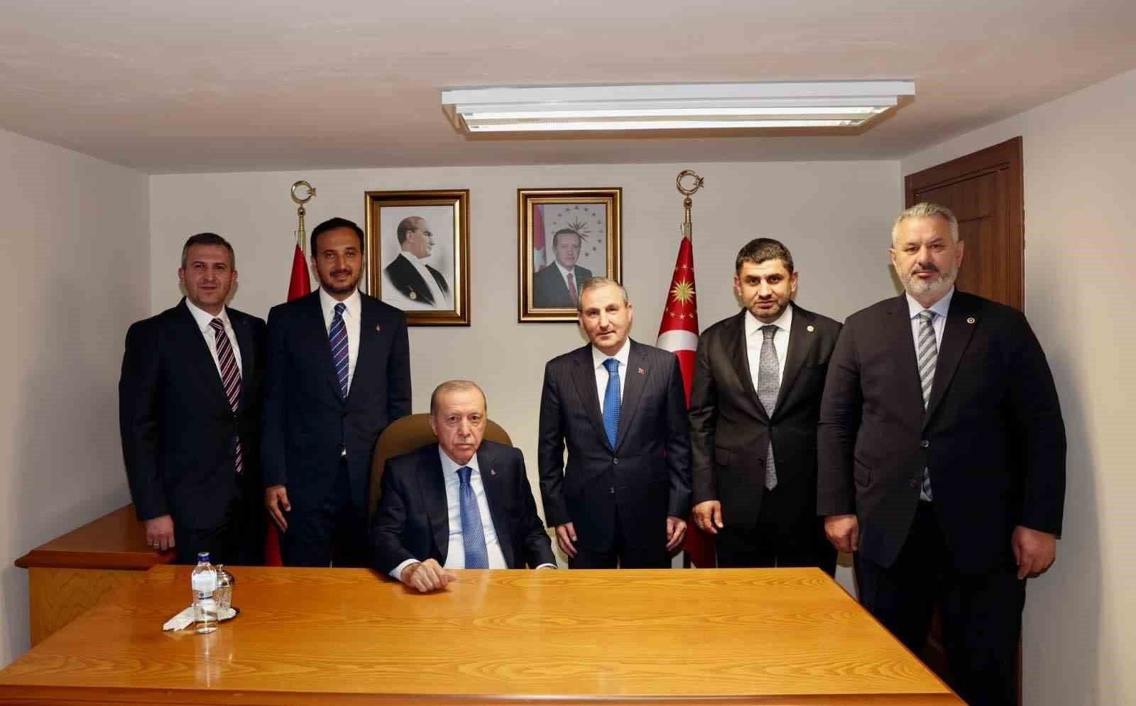 Cumhurbaşkanı Erdoğan, Sultanbeyli Belediye Başkanı Tombaş'ı Kabul Etti