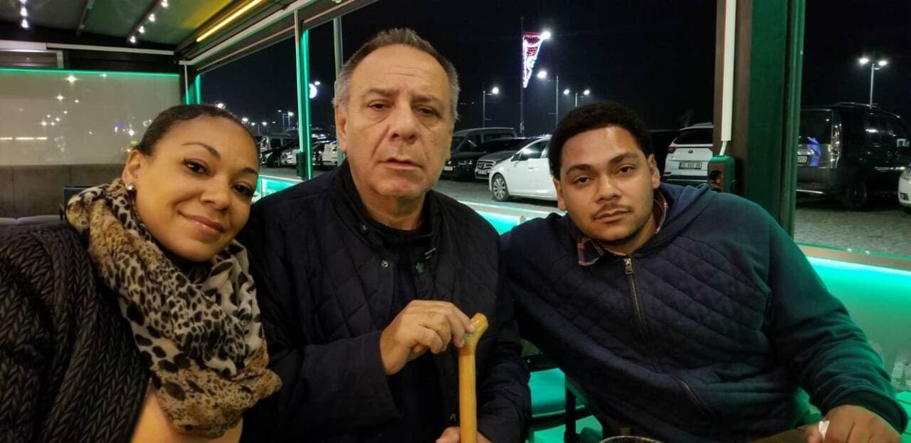 Kasım Pırlant ve çocukları olduğu kesinleşen Henry Kevin Jackson ile Candice Jackson bir arada.