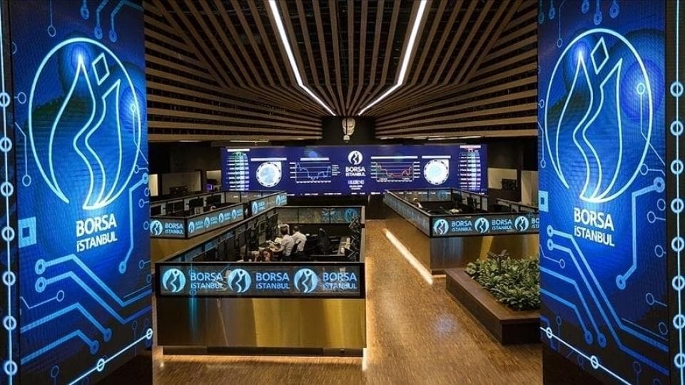 Borsa İstanbul işlem salonu, finans piyasaları, hisse senedi, tahvil işlemleri.