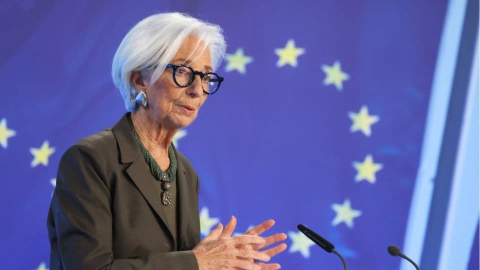 AMB Başkanı Lagarde: Enflasyonda Yukarı, Büyümede Aşağı Yönlü Riskler Artıyor
