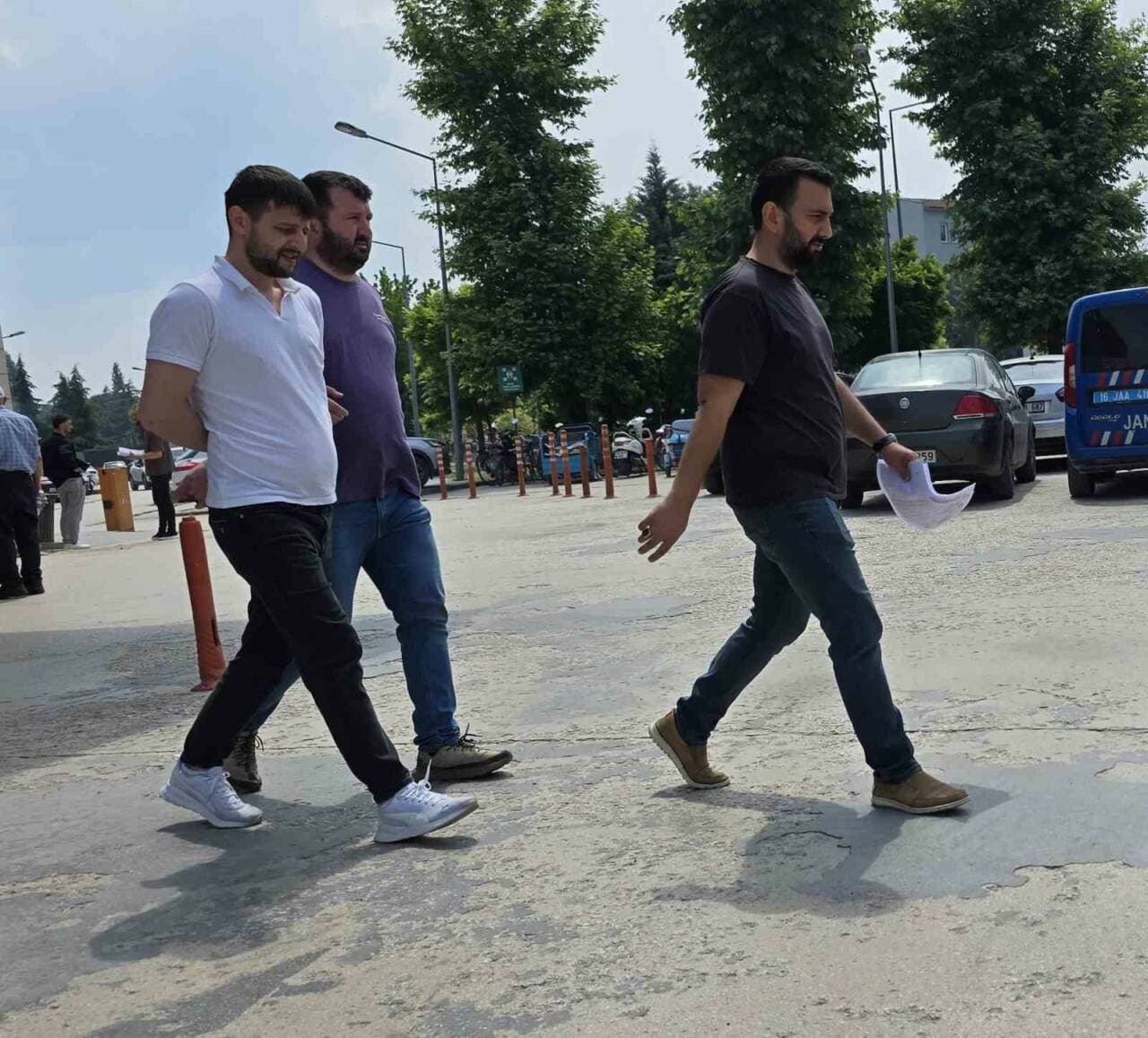 Bursa İnegöl'de Hırsızlık Zanlısı Kovalamaca Sonucu Yakalandı