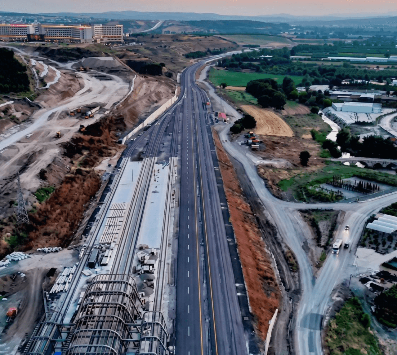 Bursa Hızlı Tren Garı Yanına Yeni Otopark Projesi: Kapasite Artırılıyor
