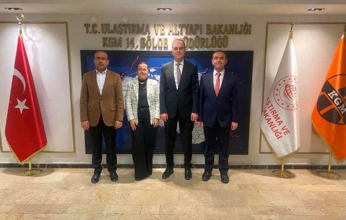 Bursa Dağ İlçelerinin Yol Sorunları Masada: Başkanlar Karayolları Müdürüyle Görüştü