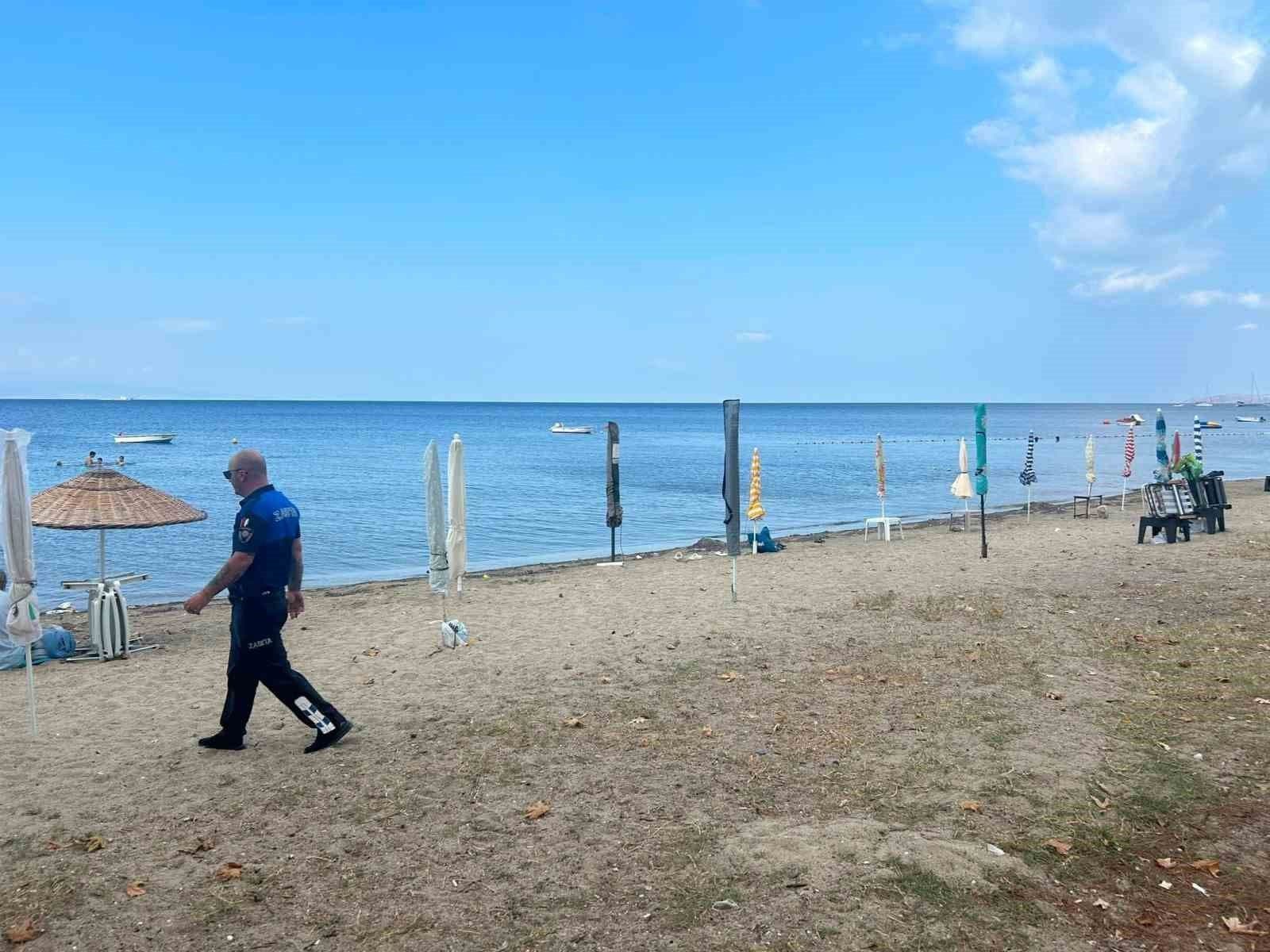 Erdek Sahillerinde Zincirli İşgaliyeye Son: Masa ve Şemsiyeler Kaldırıldı