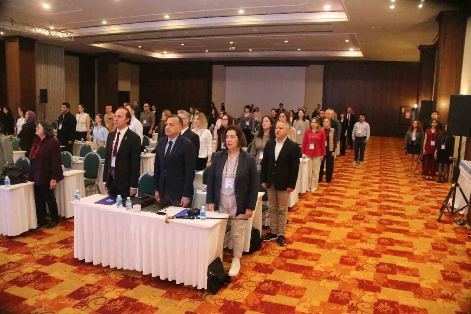 Parkinson Hastalığı Sempozyumu'nda Yeni Tedavi Yöntemleri Ele Alındı