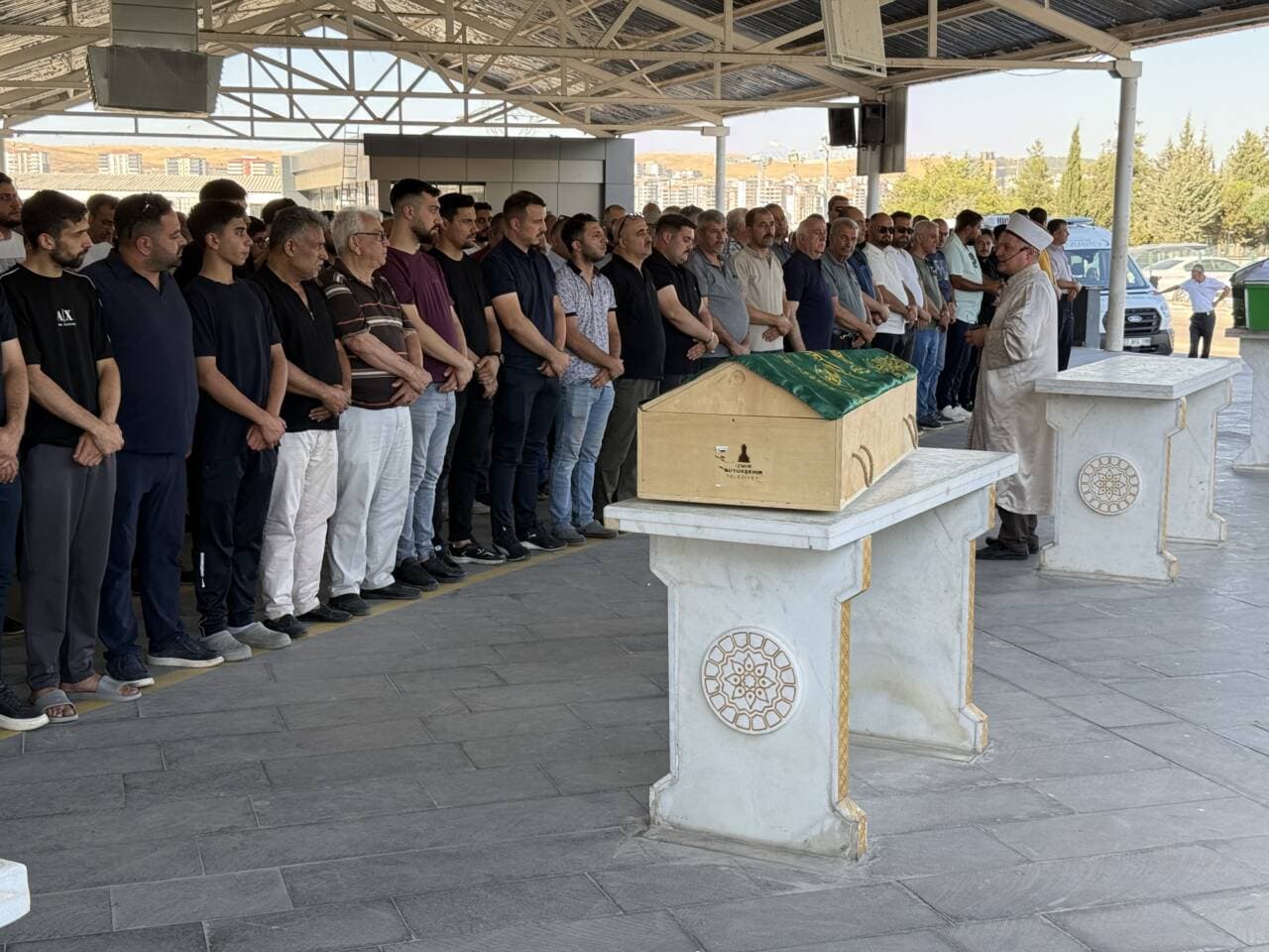 Bursa'da havuzda boğulan 2 yaşındaki Kadir'in Gaziantep'teki cenaze töreni.