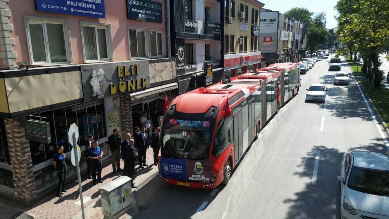 İnegöl'de Metrobüs Deneme Sürüşü Yapıldı: Toplu Ulaşımda Yeni Dönem