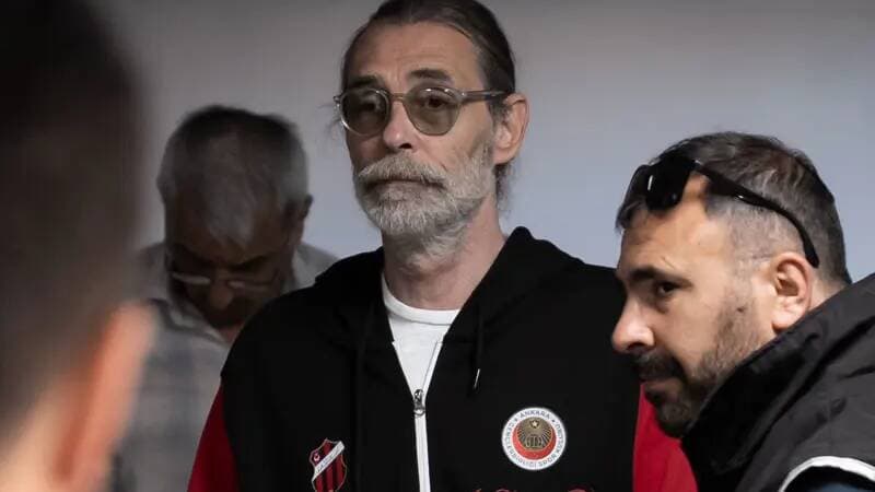 Erdal Beşikçioğlu Etimesgut Belediye Başkanlığı Görevinden Uzaklaştırıldı