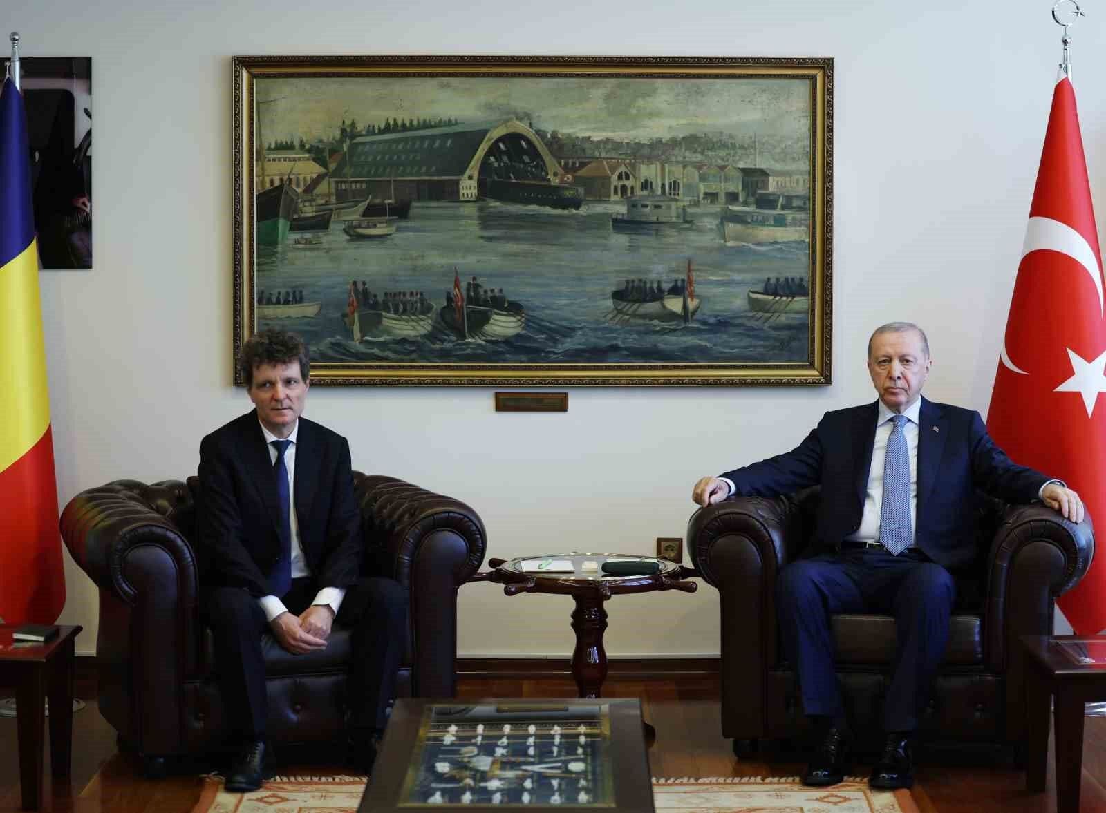 Cumhurbaşkanı Erdoğan, Romanya Cumhurbaşkanı Dan ile İstanbul'da Görüştü: İkili İlişkiler ve Bölgesel Güvenlik Vurgusu
