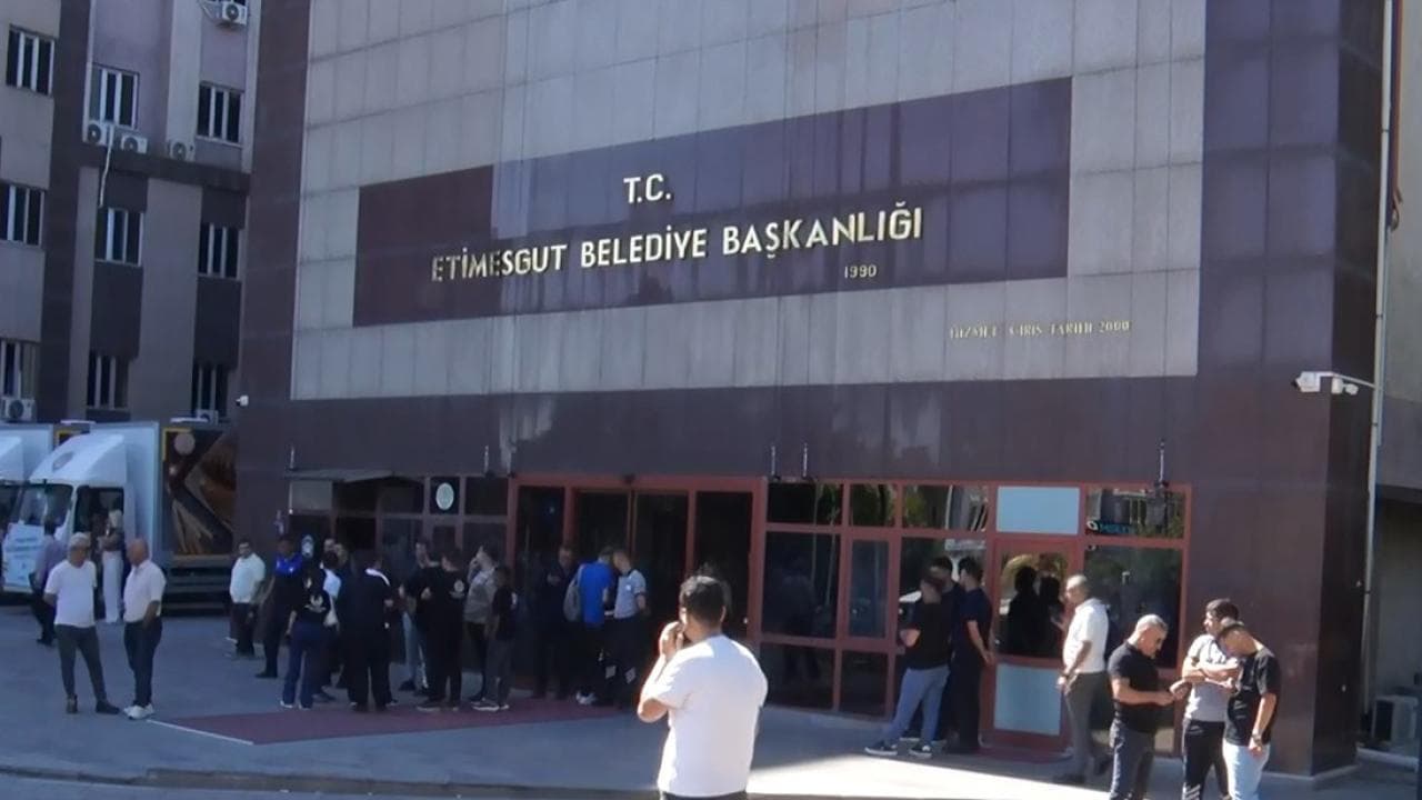 Etimesgut Belediyesi Soruşturmasında Yeni Gelişme: Başkan Yardımcısının Uyuşturucu Testi Pozitif Çıktı