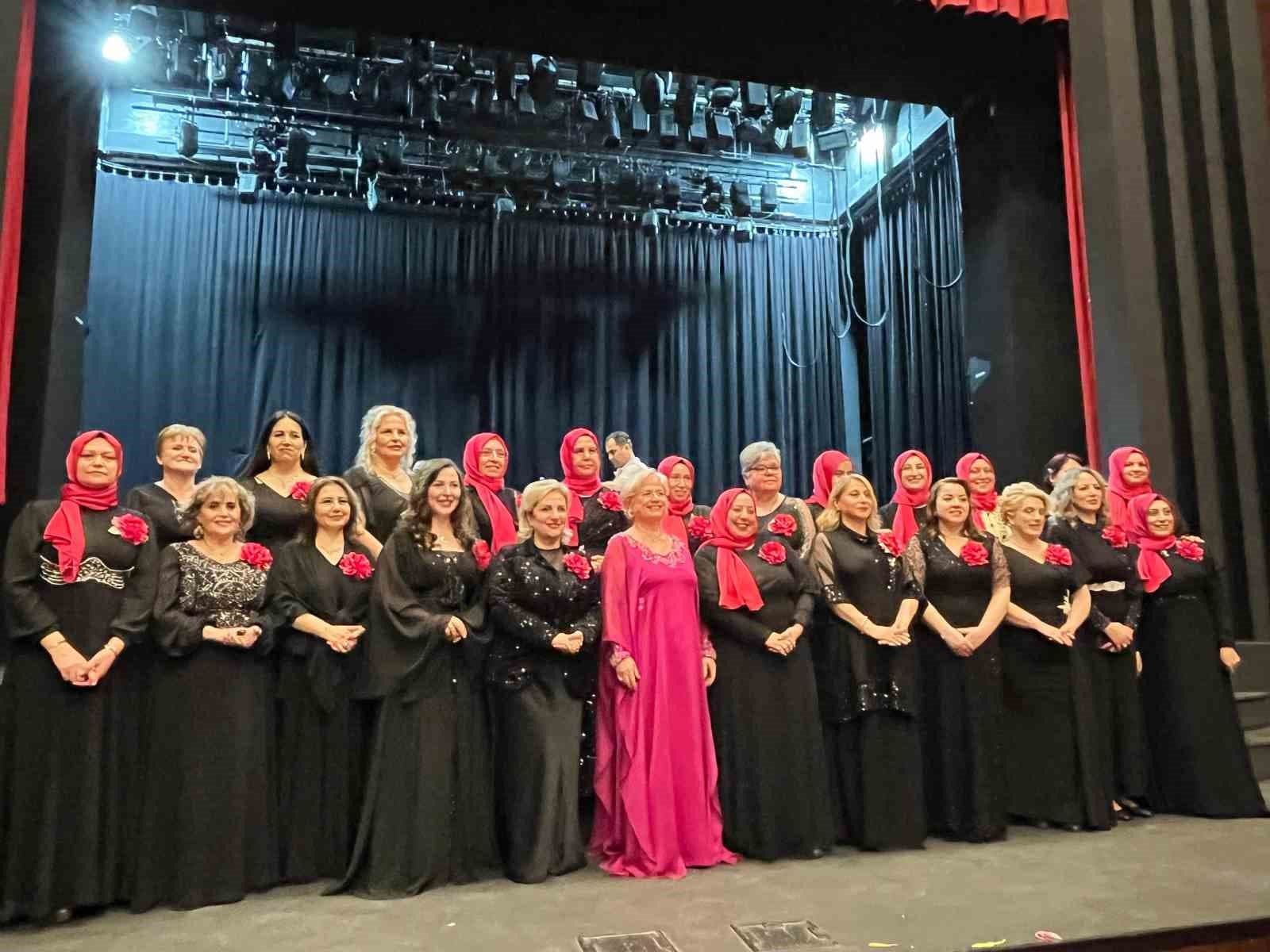 Bursa'da Otizmli Anneler Korosu'ndan Engelliler Haftası'nda Duygu Dolu Konser
