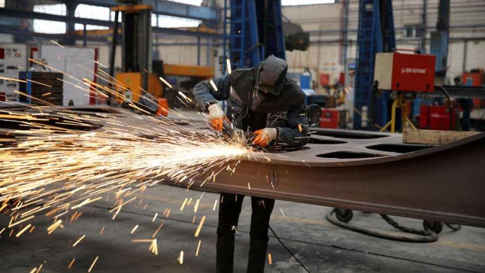 Sanayi üretimi, fabrika ortamında çalışan işçi, Yİ-ÜFE artışı