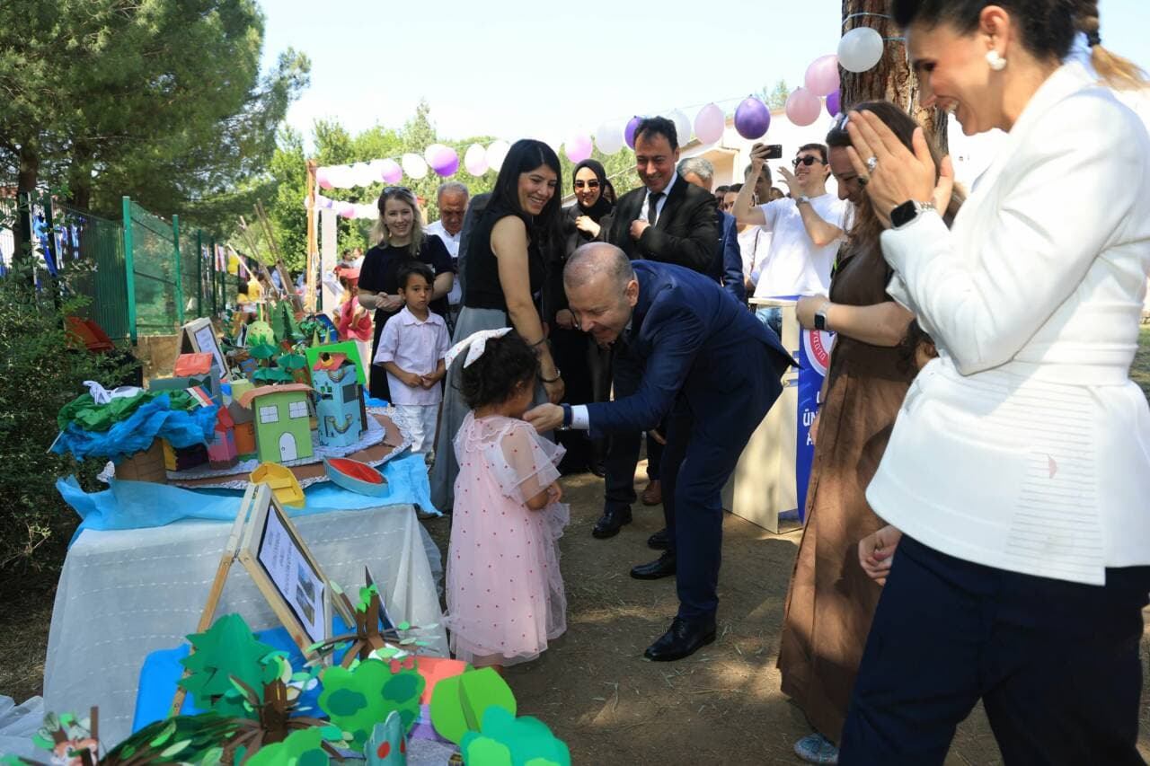 Nilüfer'de Bilim Şenliği Coşkusu: Kaymakam Süzen Miniklerle Buluştu