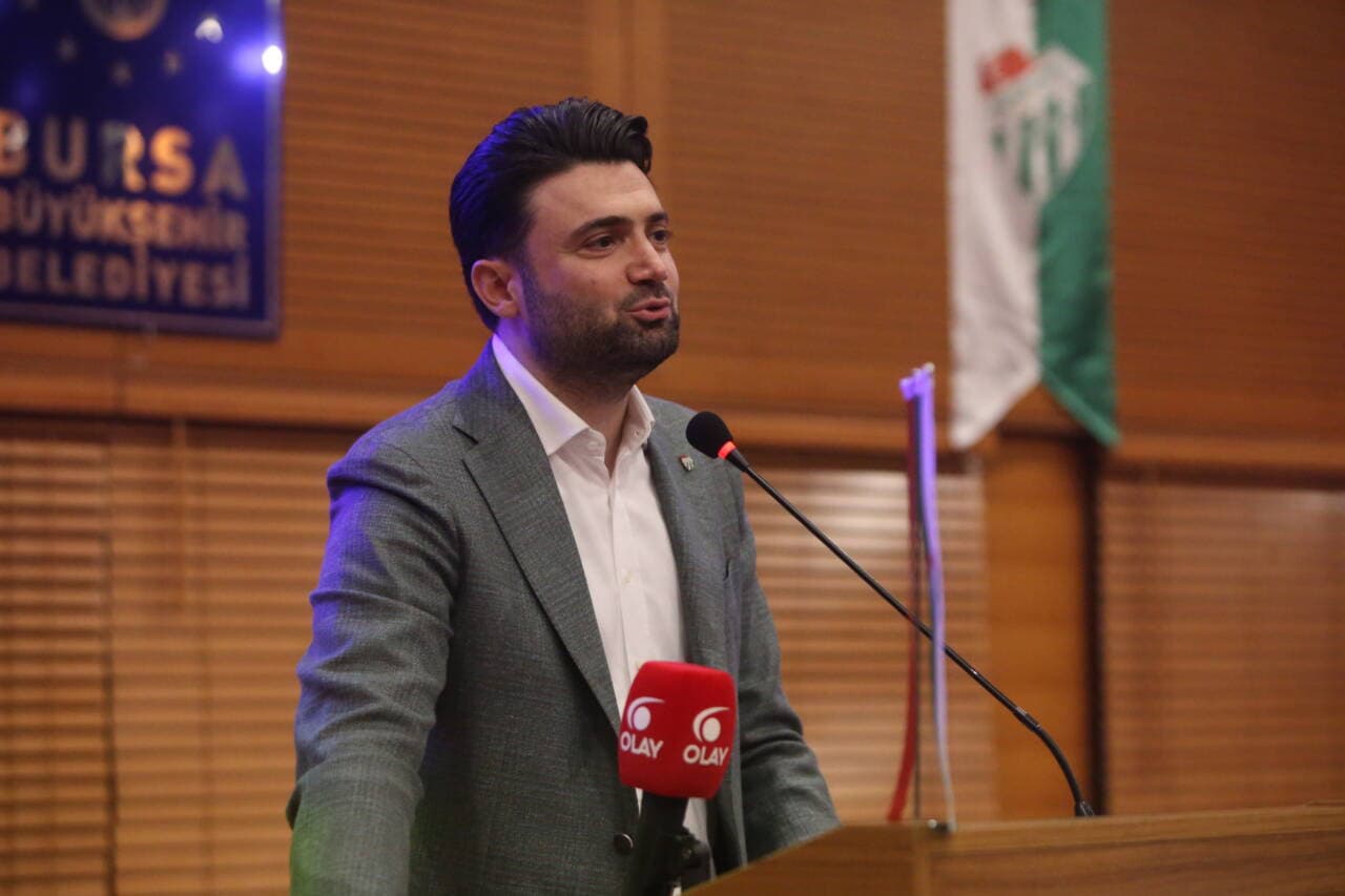Bursaspor Başkanı Çelik'ten Transfer Tahtası Açıklaması: '370 Milyon TL Hibe Edildi'