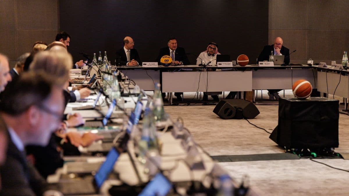 FIBA Merkez Kurulu'ndan Önemli Kararlar: Dünya Kupaları ve Kural Değişiklikleri Onaylandı
