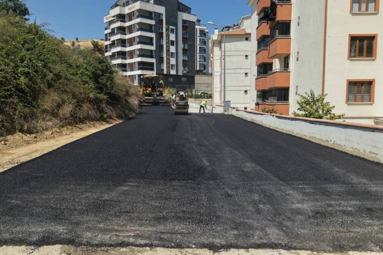 Gemlik Hisar Mahallesi'nde Yol Çalışmaları Hız Kesmiyor
