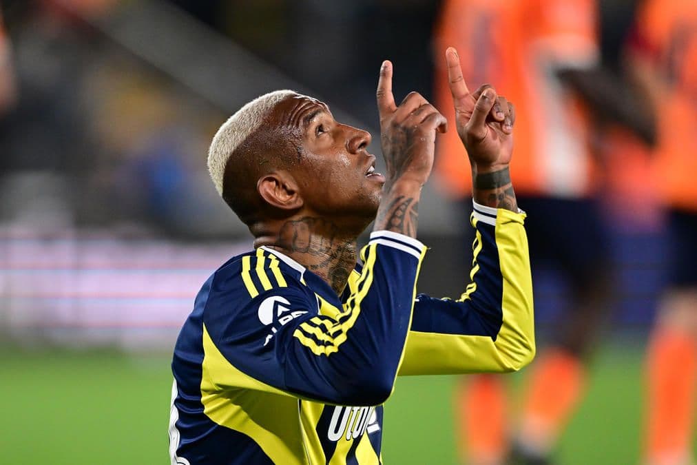 Fenerbahçe, Talisca'nın Hat-trick'iyle Başakşehir'i Yendi: Oyuncular Galibiyeti Yorumladı