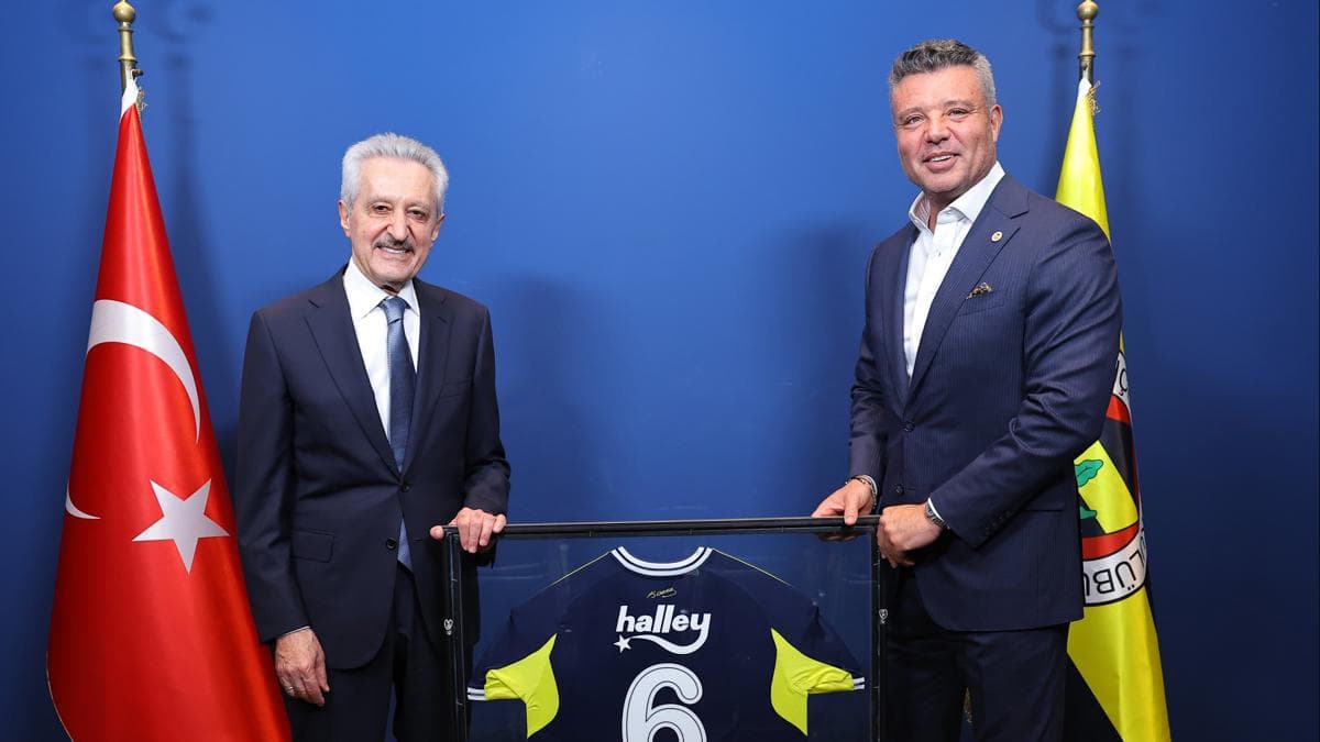 Fenerbahçe, Acıbadem ile Yeni Forma Sponsorluğu Anlaşması İmzaladı