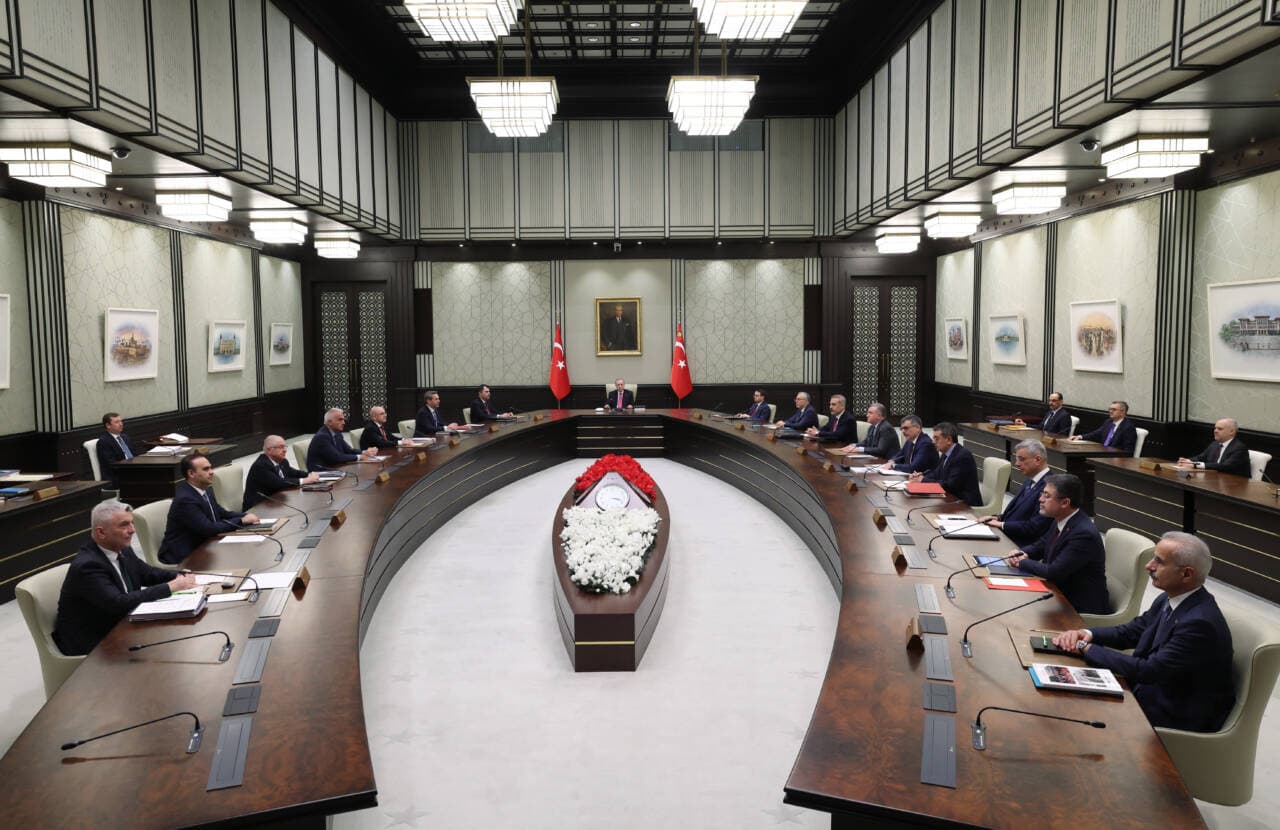 Kabine Toplantısı Gerçekleşti: Fon Soruşturmaları, Terörle Mücadele ve Dış Politika Gündemdeydi