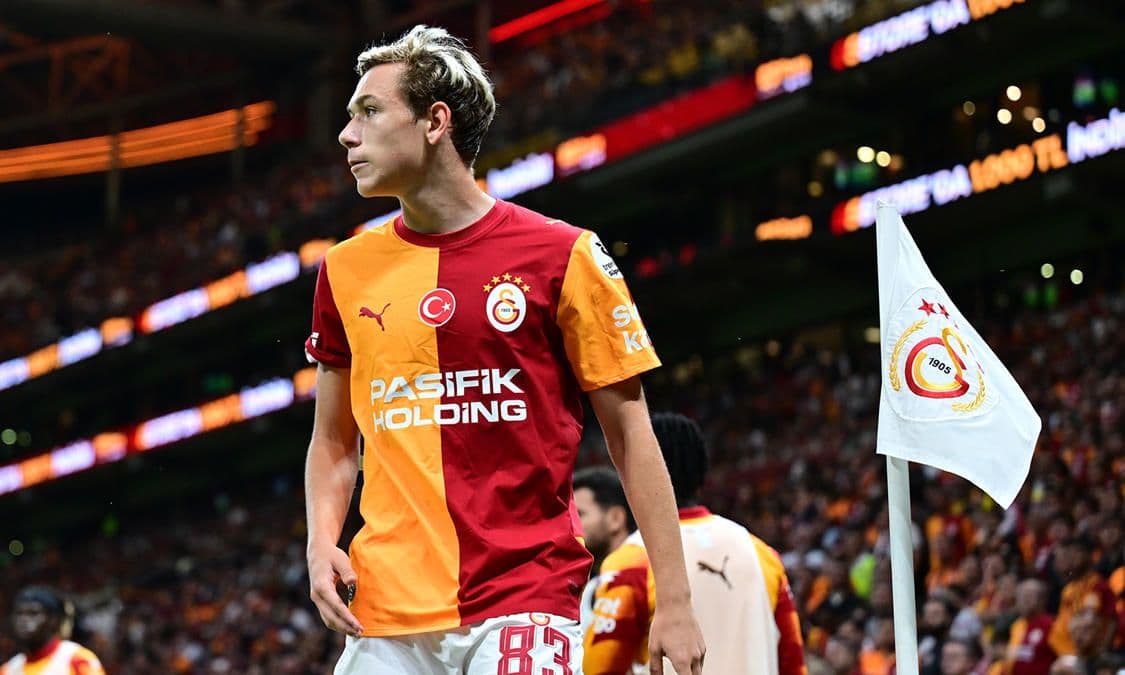 Galatasaraylı Batrakov Milli Takım Kampında Konuştu: "İstanbul'a Alışıyorum"