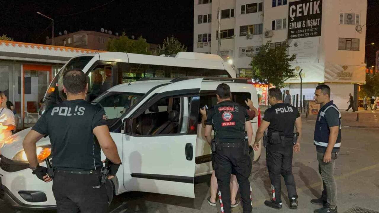Bursa Gemlik'te Bin Polisle Kapsamlı 'Huzur' Uygulaması Gerçekleştirildi
