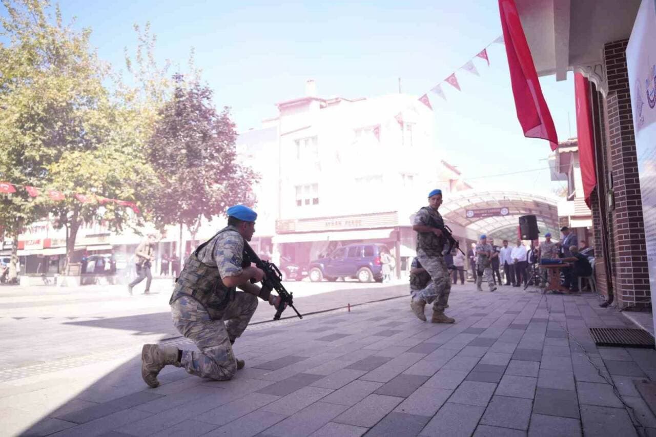 Yenişehir Kurtuluşunun 104. Yıl Dönümünü Coşkuyla Kutladı