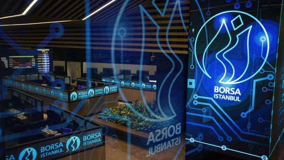 Borsa İstanbul işlem salonu ve logosu.